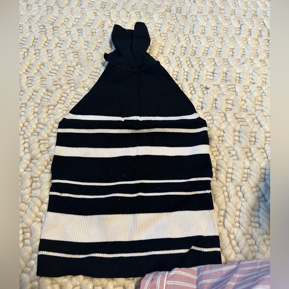 ZARA BLACK AND WHITE TURTLE NECK